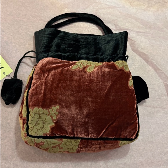 Rose pink velvet pouch - Picture 4 of 6